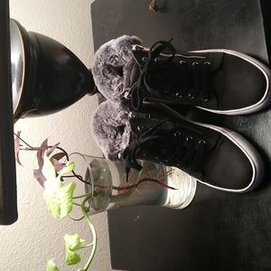 Report Black and Gray Women's Sneakers